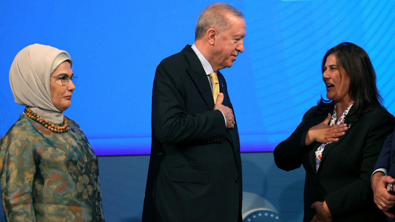 Özlem Çerçioğlu AK Parti'ye katıldı