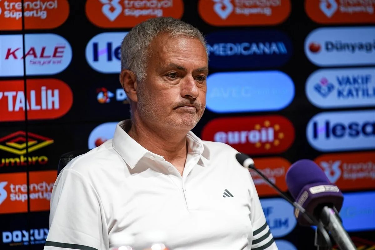 Fenerbahçe'ye Yeni Sezonun İlk Maçında İzmir'de Şok: 0-0