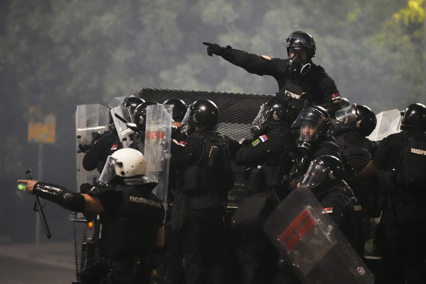 Sırbistan Cumhurbaşkanı Vuciç'ten, ayaklanmaların ardından protestoculara sert tepki