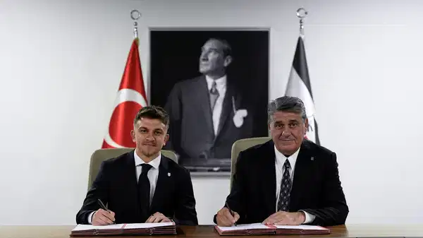 Siyah beyazlı ekibe geri döndü... Beşiktaş, Rıdvan Yılmaz transferini resmen duyurdu!