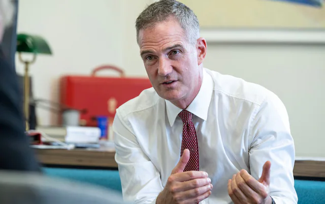 İngiltere Teknoloji bakanı Peter Kyle ve Sam Altman, Birleşik Krallık genelinde ChatGPT Plus'ı kullanıma sunma anlaşmasını görüştü.