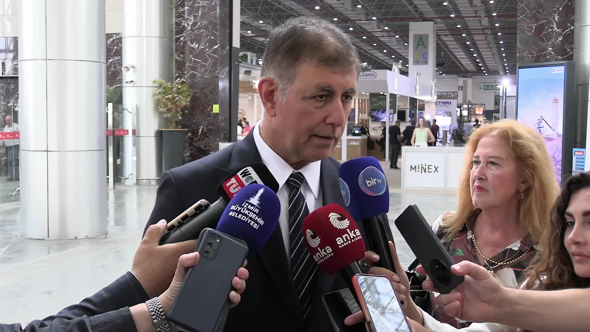 İzmir Büyükşehir Belediye Başkanı Tugay’dan Gürsel Tekin’e tepki: "Bir CHP’liye böyle bir durumdan kendisine bir fırsat çıkarmak yakışmaz"