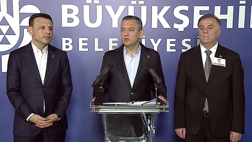 Özgür Özel, 81 il başkanını İstanbul'a çağırdı