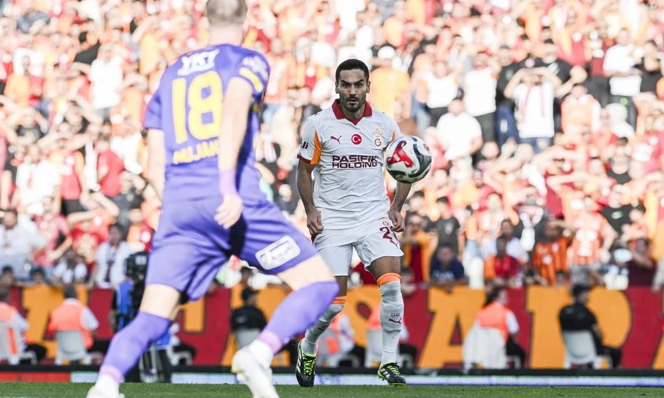 Galatasaray ikinci yarı açıldı