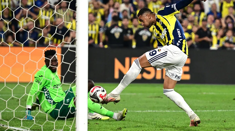 Fenerbahçe, Trabzonspor'u tek golle geçti