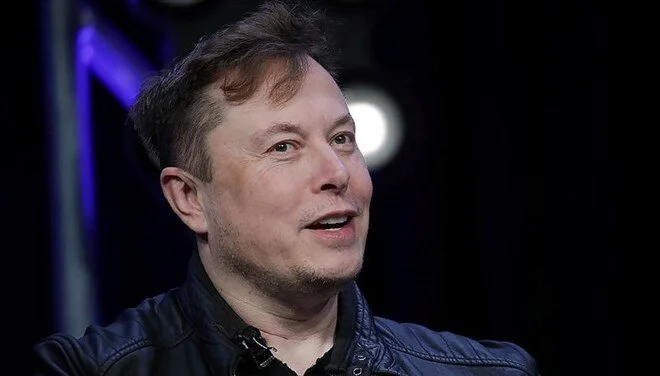 Elon Musk'tan İngiliz aşırı sağına destek