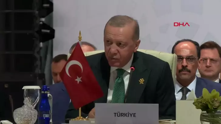 Cumhurbaşkanı Erdoğan: İslam ülkeleri savunma sanayiide kendi kendine yetebilmeli