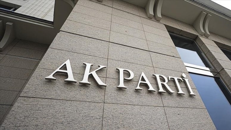 Önce iller, şimdi ilçeler... AKP'de istifalar peş peşe geldi!