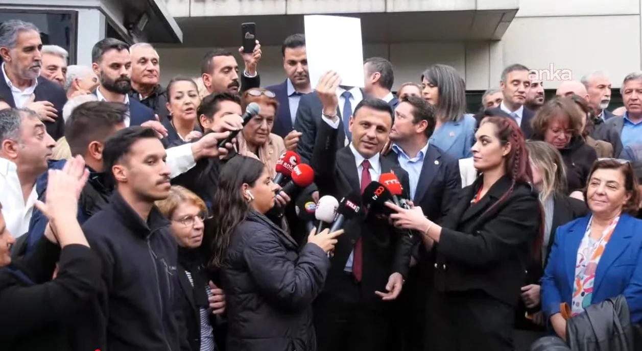 Son Dakika... Özgür Çelik mazbatasını aldı