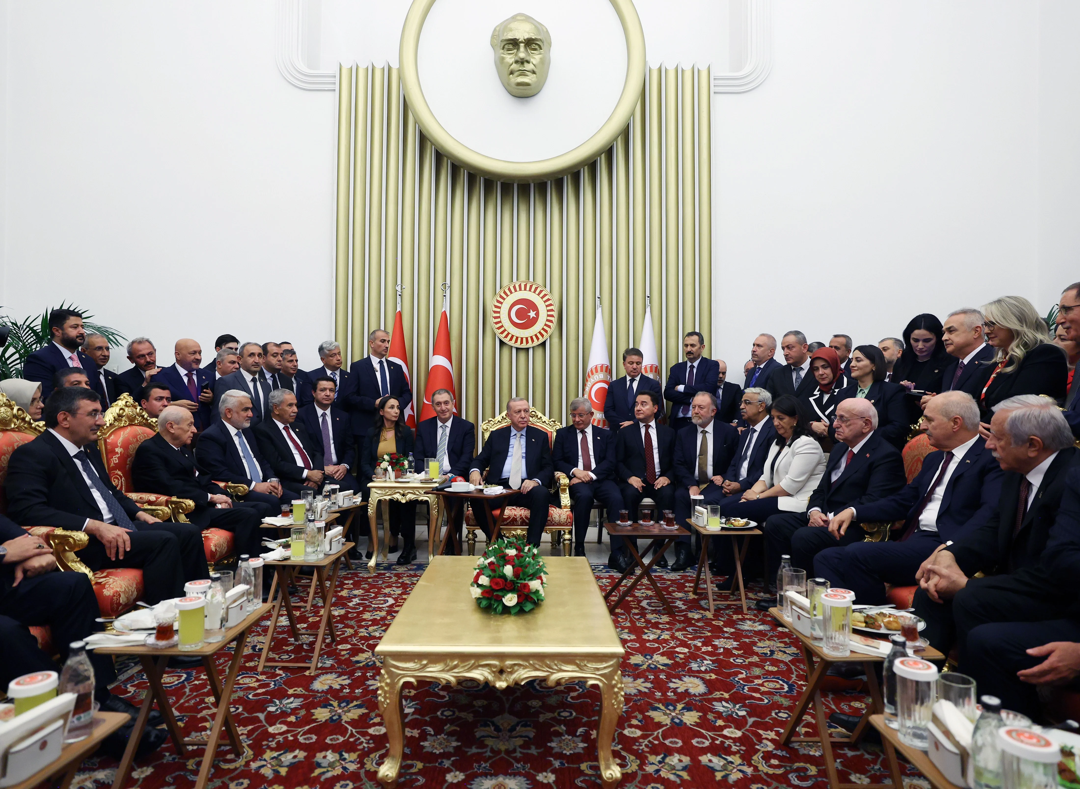 Bu fotoğraf için Özgür Özel'den ilk açıklama