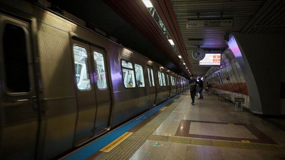 İstanbul metrolarında bavul kuralı