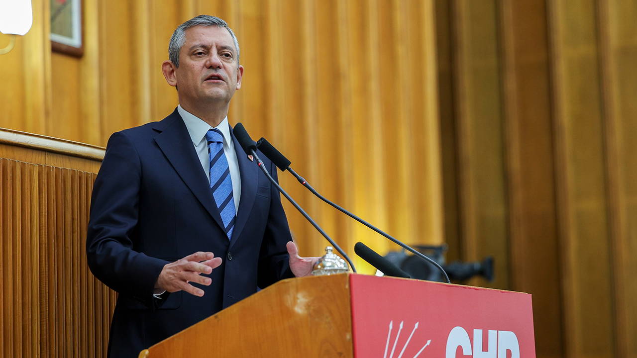 Özgür Özel'den 'nadir toprak elementleri' tepkisi! 'Türkiye ayağa kalkmalı' dedi, Erdoğan'a seslendi: 'Kendi geleceği için onları satamaz!'