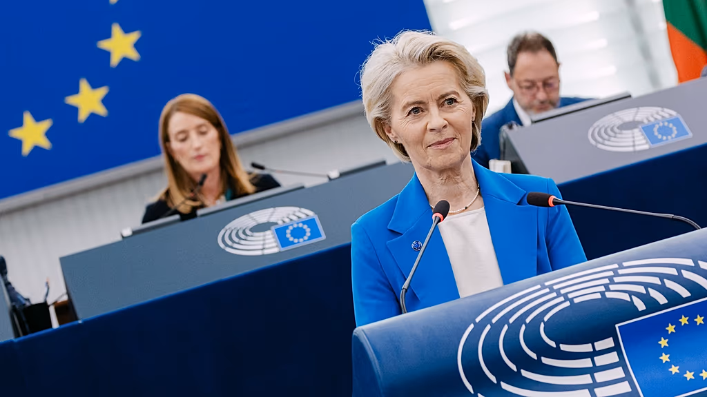 Von der Leyen liderliğindeki Avrupa Komisyonu, güven oylamasından sağ çıktı
