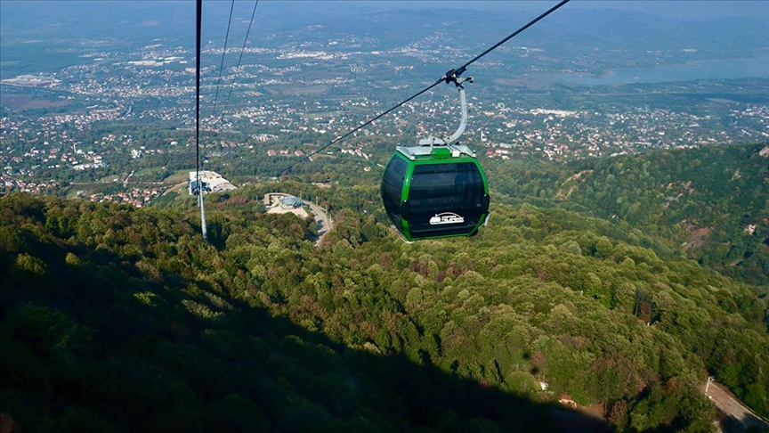 Kartepe Teleferiği, sonbahar renklerini 360 derecelik açıyla sunuyor