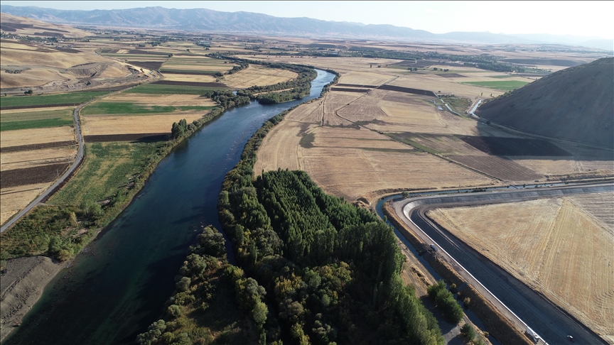 Muş Ovası'nda tarım arazileri suya kavuşacak