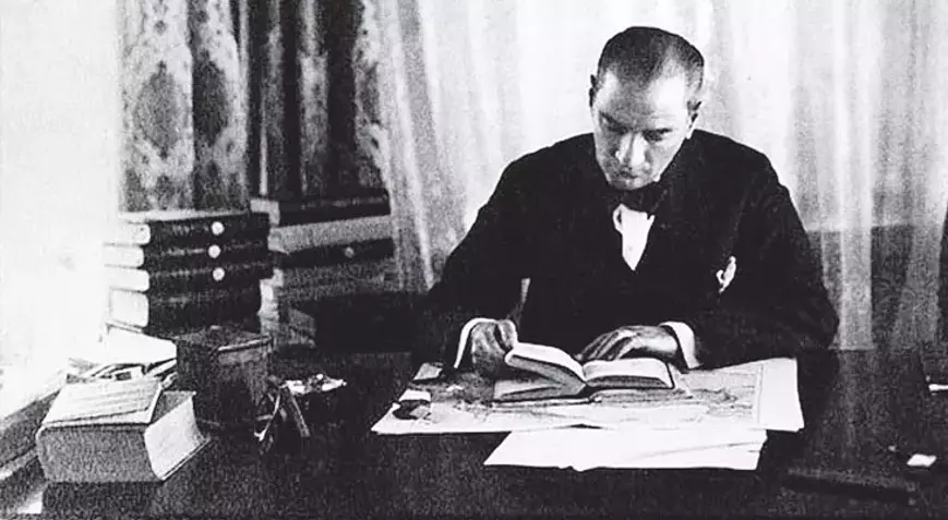 Ulu önderimizin kütüphanesinden notlar