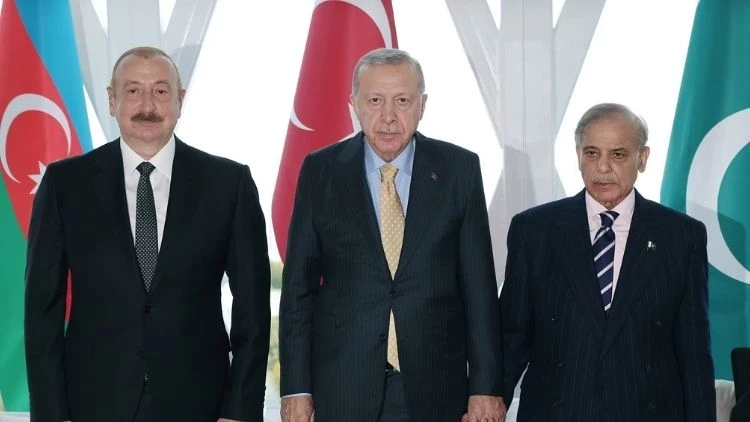 Cumhurbaşkanı Erdoğan, Azerbaycan Cumhurbaşkanı Aliyev ve Pakistan Başbakanı Şerif ile görüştü