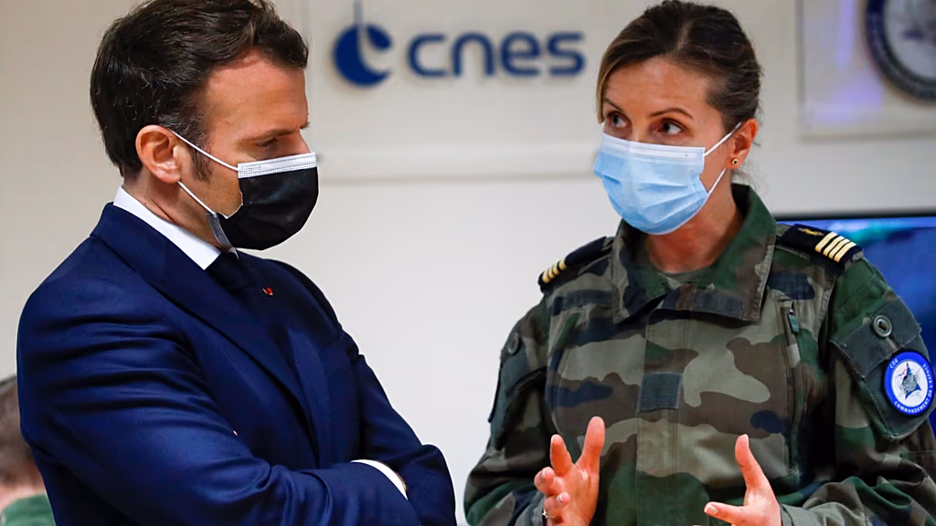Macron, yeni uzay stratejisi değerlendirmesinde 'uzayın artık barışçıl olmadığı' mesajını verecek