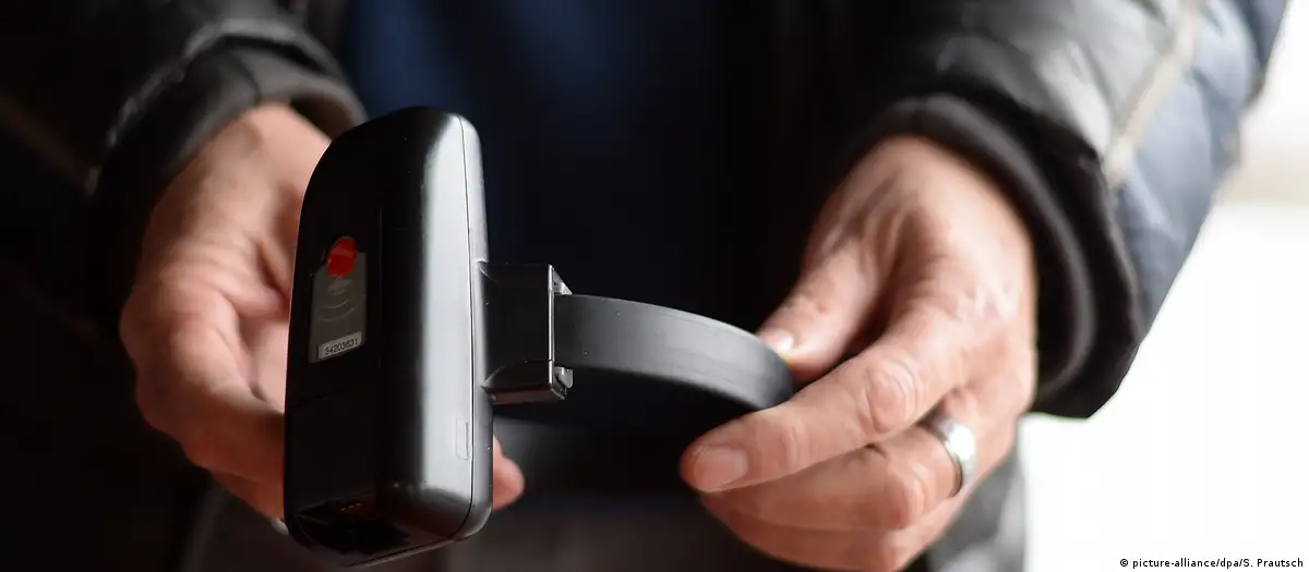 Almanya: Ev içi şiddet faillerine elektronik kelepçe geliyor