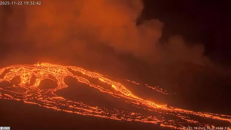 Hawaii'de yine volkan patladı