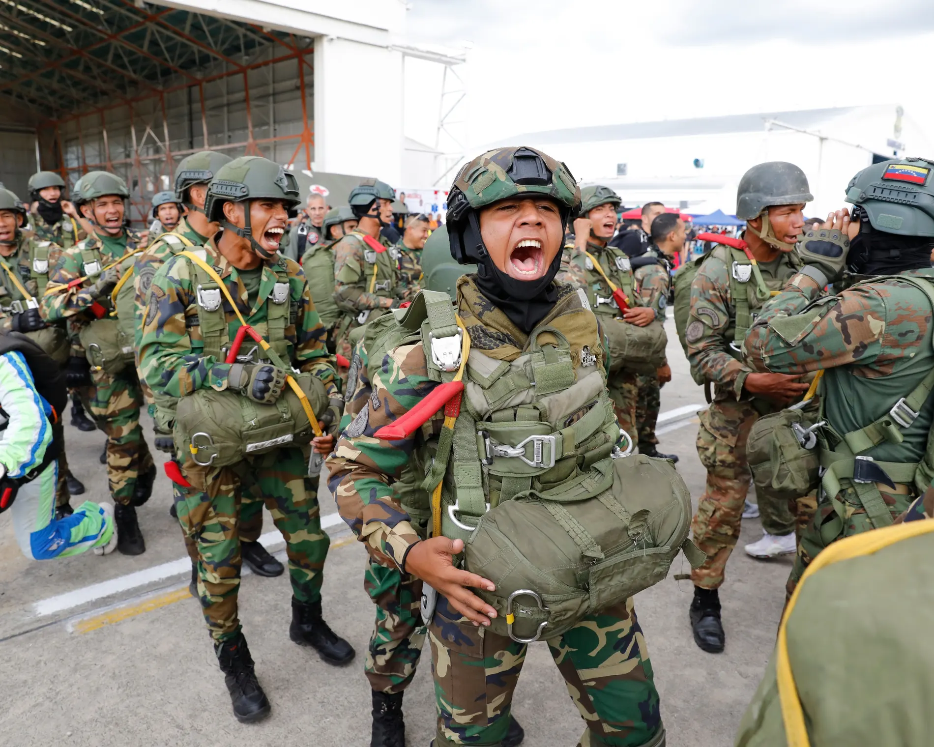 Venezuela, Trump'ın hava sahasının kapatılmasını emretmesinin ardından "sömürgeci tehdit"i kınadı