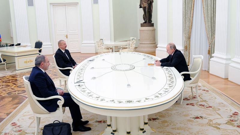 Azerbaycan Cumhurbaşkanı İlham Aliyev ve Paşinyan, Rusya'da Görüşecek
