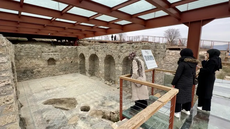 Karadeniz'in Zeugması'nda hamam ve kilise gün yüzüne çıktı. Büyük ilgi görüyor