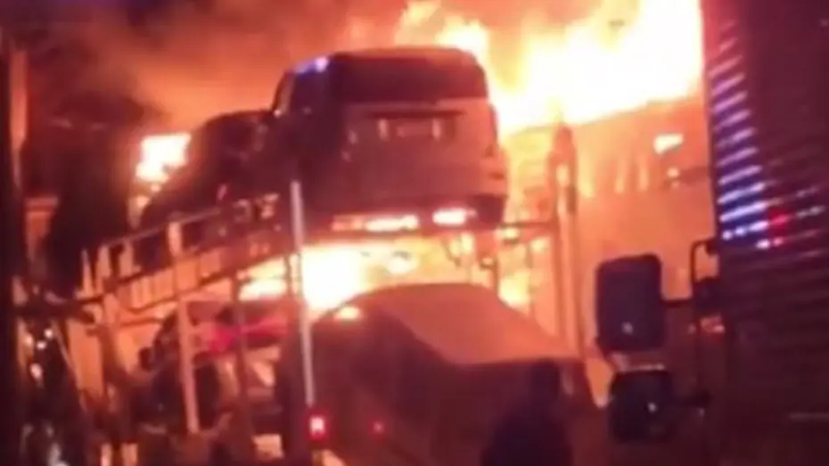 Japonya'da otoyolda buzlanma faciası. 50 araç birbirine girdi