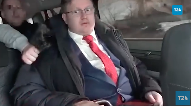 Rus devlet ajansı, ABD ajanı çıkan diplomatın gözaltına alınma görüntülerini paylaştı