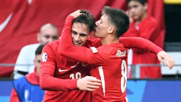 İki milli yıldıza büyük onur!