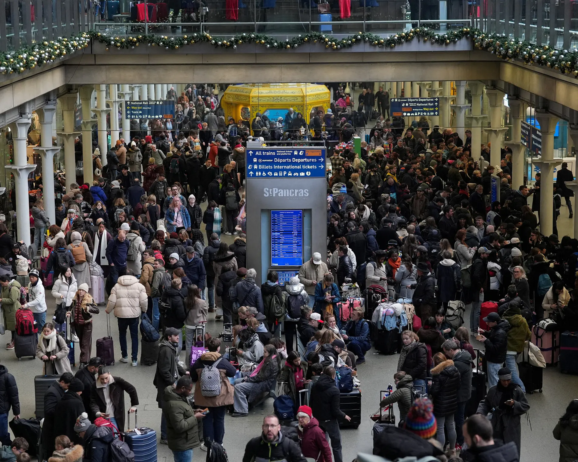 Eurostar, Büyük Aksama Nedeniyle Yolculardan Seyahatlerini Ertelemelerini İstiyor