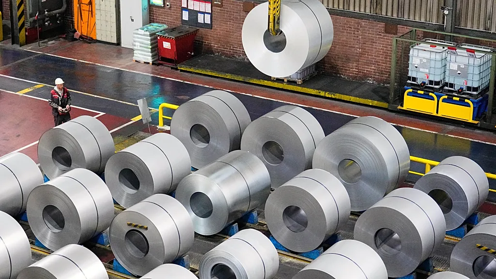 AB’nin yürürlüğe girecek ağır sanayi ürünlerine yönelik karbon sınır vergisi ticari gerilim riski taşıyor