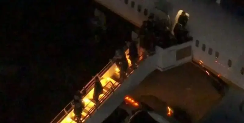 ABD'nin hava saldırıları sonrası Venezuela'dan çıkardığı Maduro ve eşi New York'a götürüldü