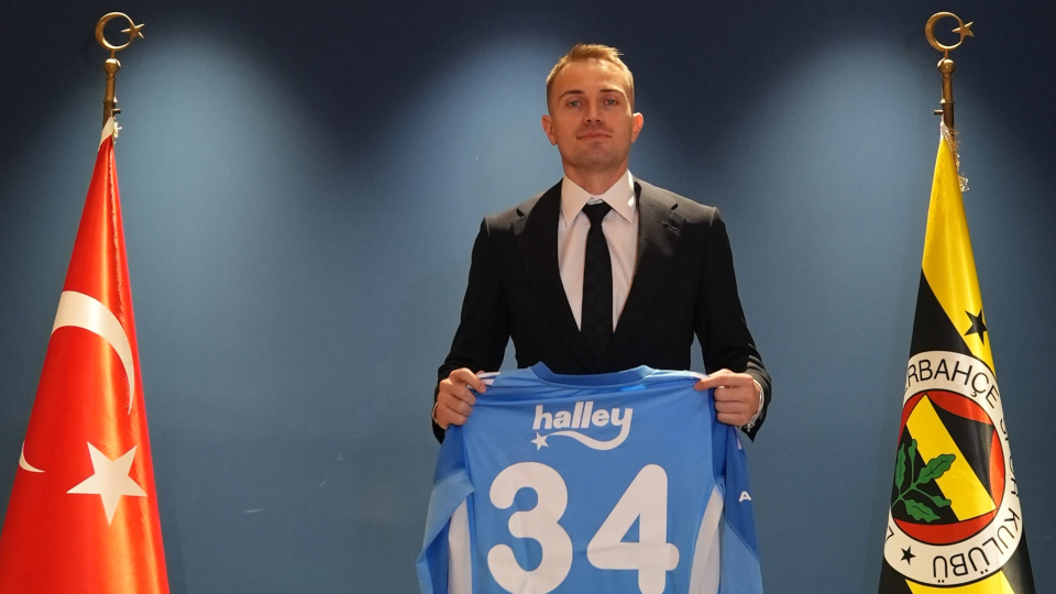 Mert Günok Fenerbahçe'de: 2.5 yıllık imza!