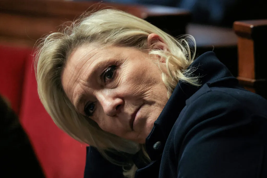Le Pen, başkanlık hayallerini mahkeme temyizinde kurtarmak için mücadele ediyor.