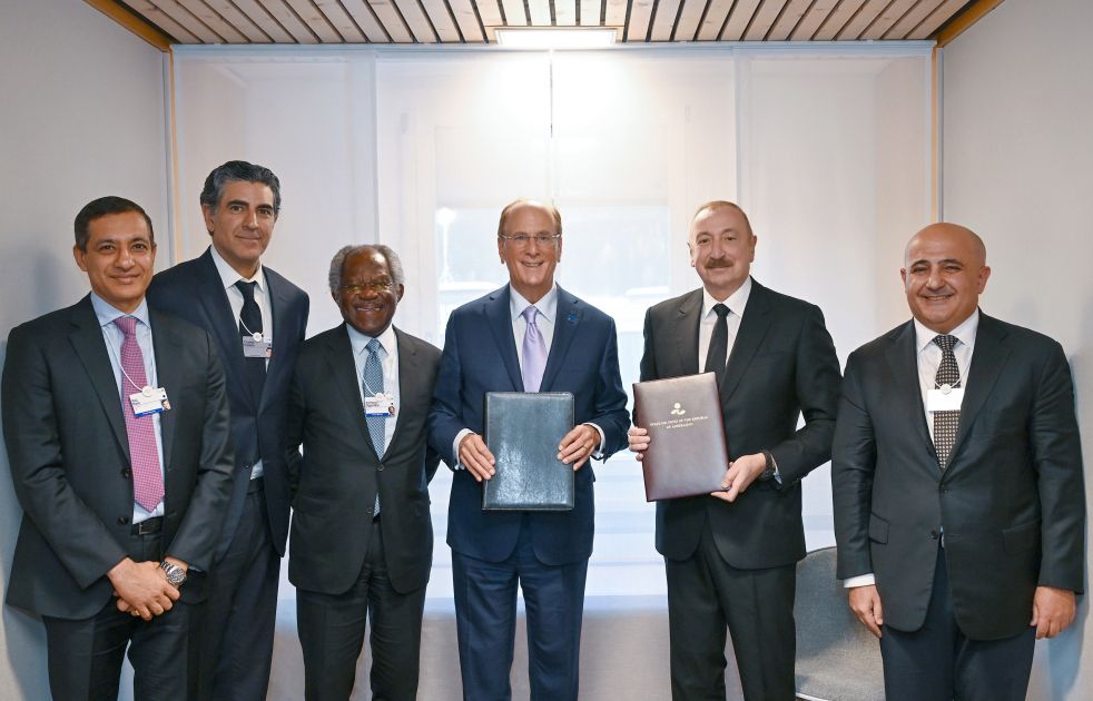 Azerbaycan Cumhurbaşkanı İlham Aliyev'den Davos Açılımı