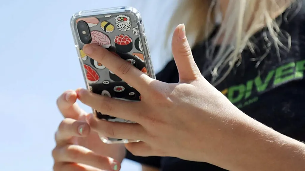 Macron, 15 yaş altı için sosyal medyayı yasaklamak istiyor