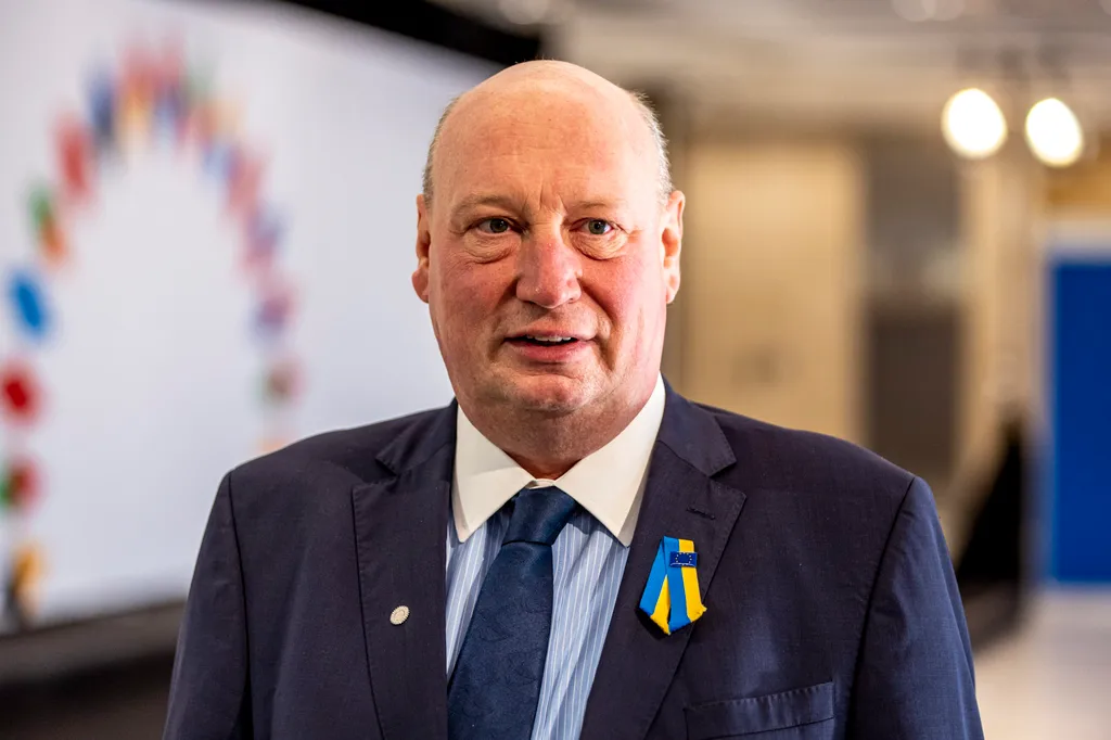 AB, Katar bağlantılı hediyeler soruşturmasının ardından üst düzey yetkili Hololei’yi görevden aldı