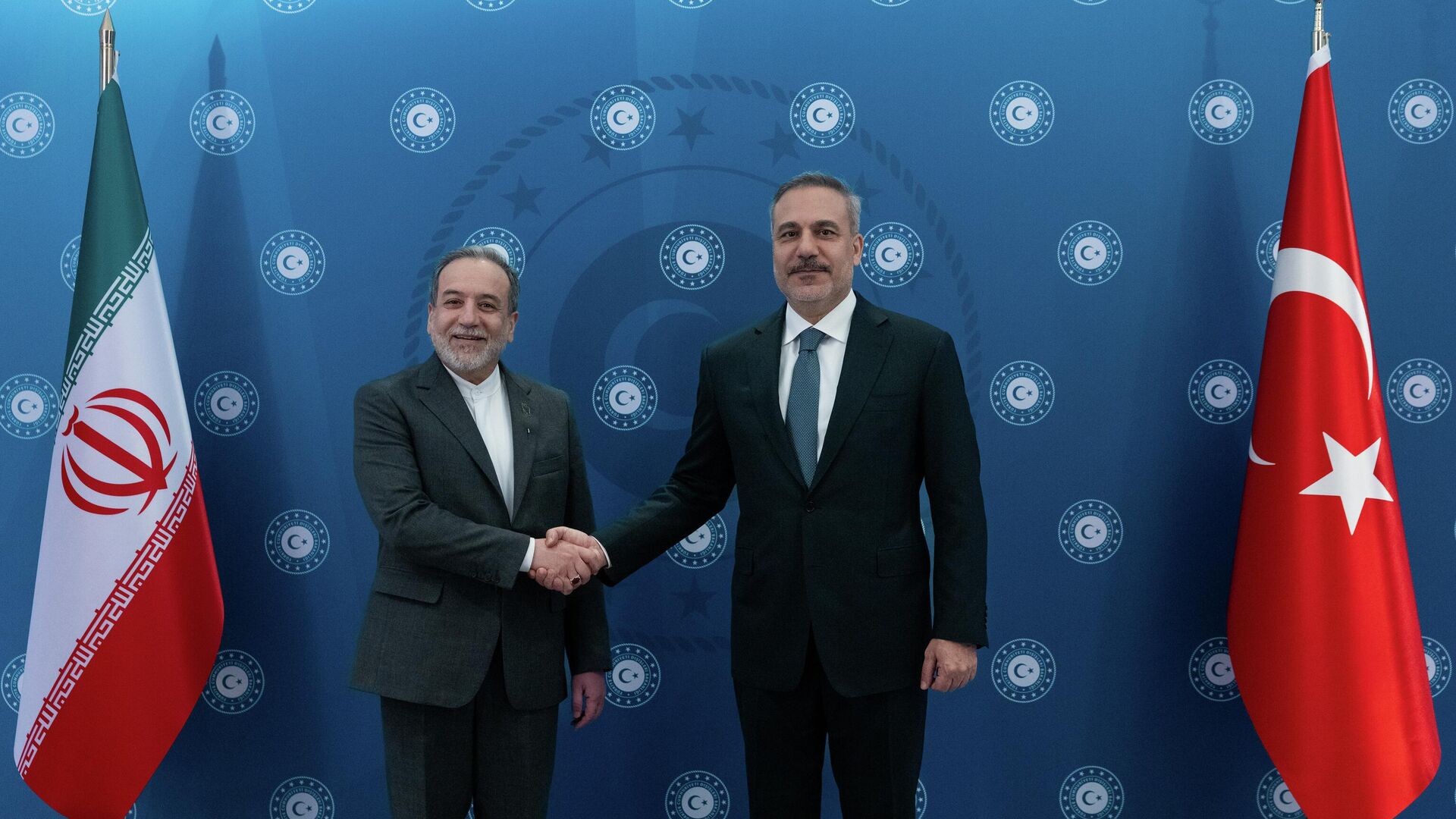 Dışişleri Bakanı Fidan, İranlı mevkidaşı Arakçi ile görüştü