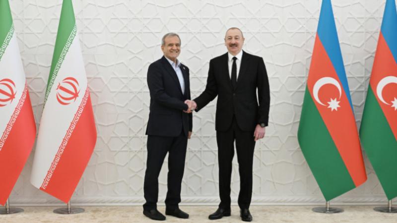 Aliyev ile Pezeşkiyan bölgesel gerilimi görüştü