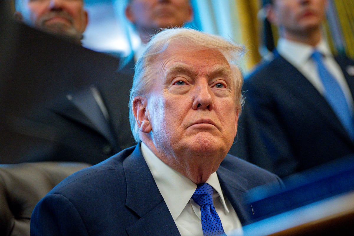 Trump’ın seçim kurallarını değiştirme planları, Kasım ara seçimleri öncesinde alarm zillerini çaldırıyor