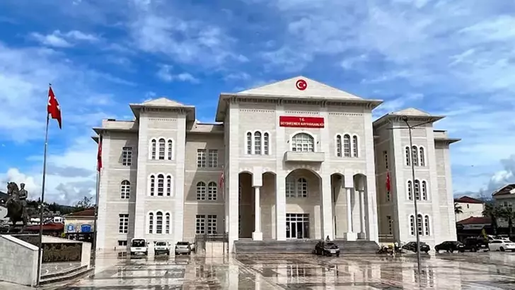 Muğla’da rüşvet soruşturması: Kaymakamın koruma polisi ve şoförü gözaltında