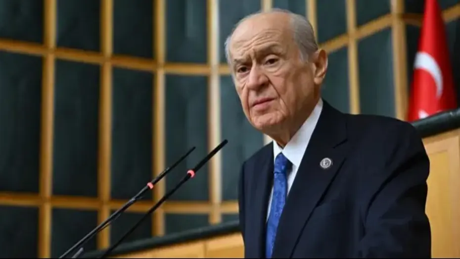 Bahçeli'den kürsü işgaline tepki. "Yeni bakanlarımızın sonuna kadar yanındayız"