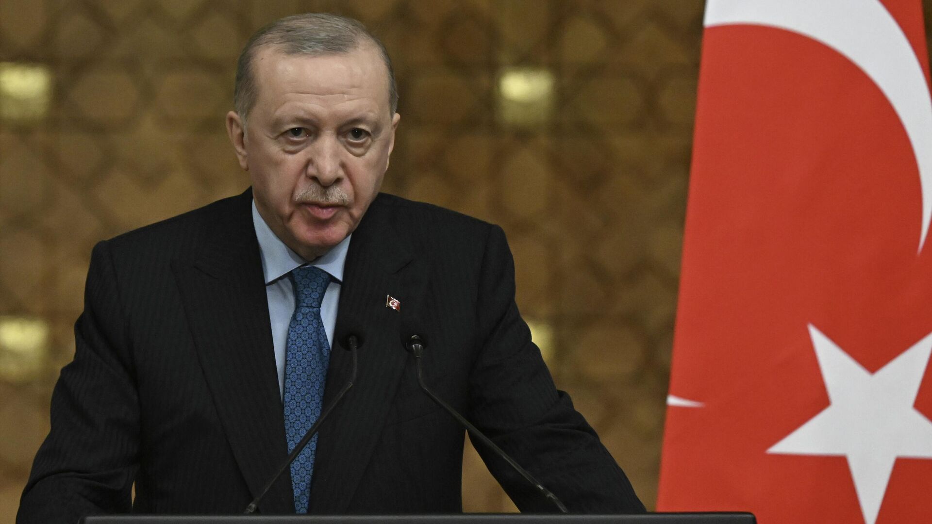 Erdoğan: Komisyon raporunu tamamladı, tarihi bir adım attık