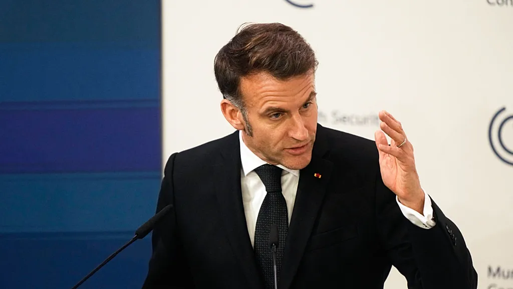 Macron’dan Meloni’ye tepki: Fransa’nın iç işlerine karışmayın