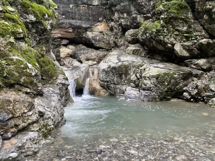 Spil Dağı Milli Parkı'ndaki 'Saklı Kanyon' yeniden akmaya başladı