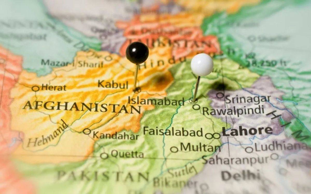 Pakistan, Afganistan'a savaş ilan etti