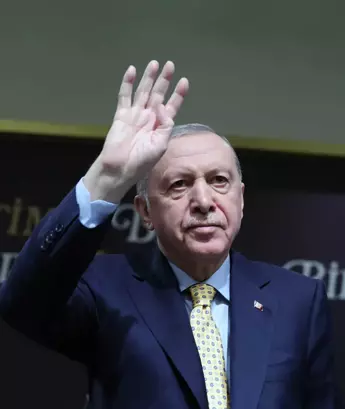 Cumhurbaşkanı Erdoğan: Bu fırtınalı sulardan ülkemizi sahil-i selamete çıkartacağız