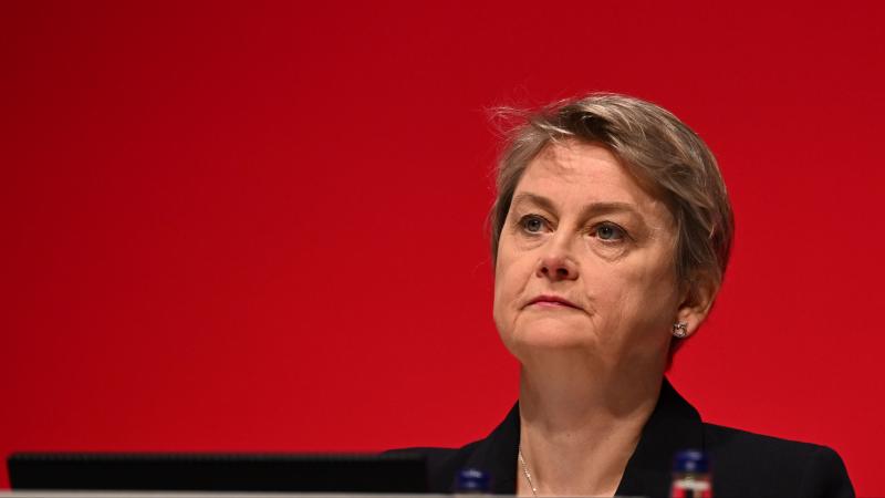 İngiltere Dışişleri Bakanı'ndan Trump'a: Diplomasiyi sosyal medyadan yapmıyoruz