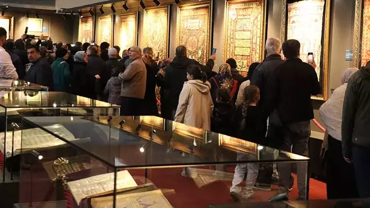 Kayseri’de ‘Kutsal Emanetler ve Vakıf Eserleri Sergisi’ açıldı